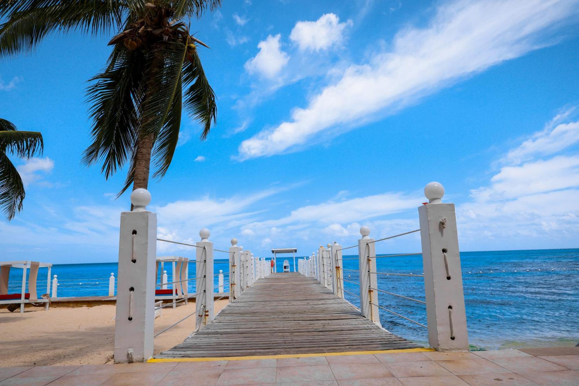 Grand Decameron Montego Beach, A Trademark All-Inclusive Resort Montego Bay Esterno foto