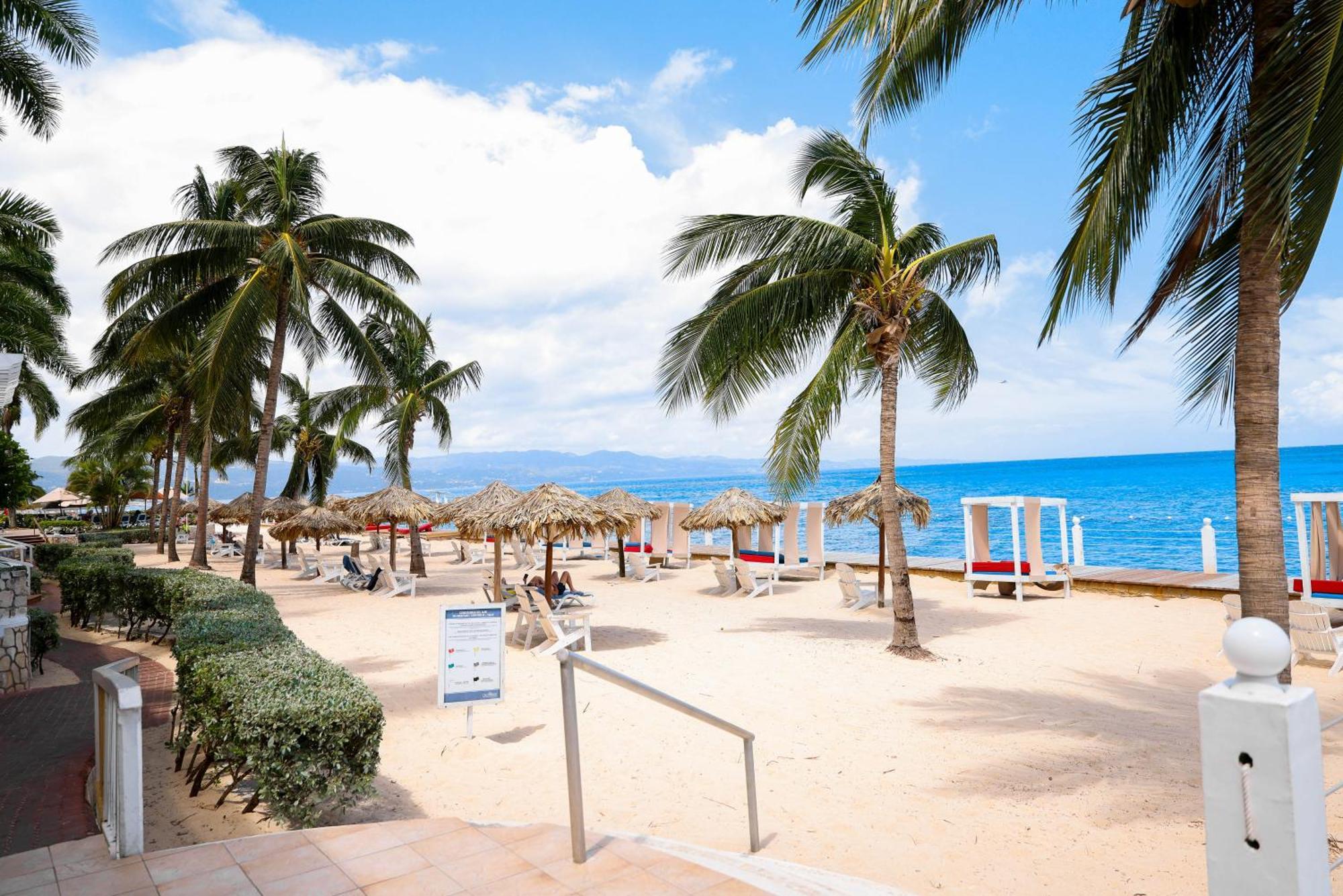 Grand Decameron Montego Beach, A Trademark All-Inclusive Resort Montego Bay Esterno foto
