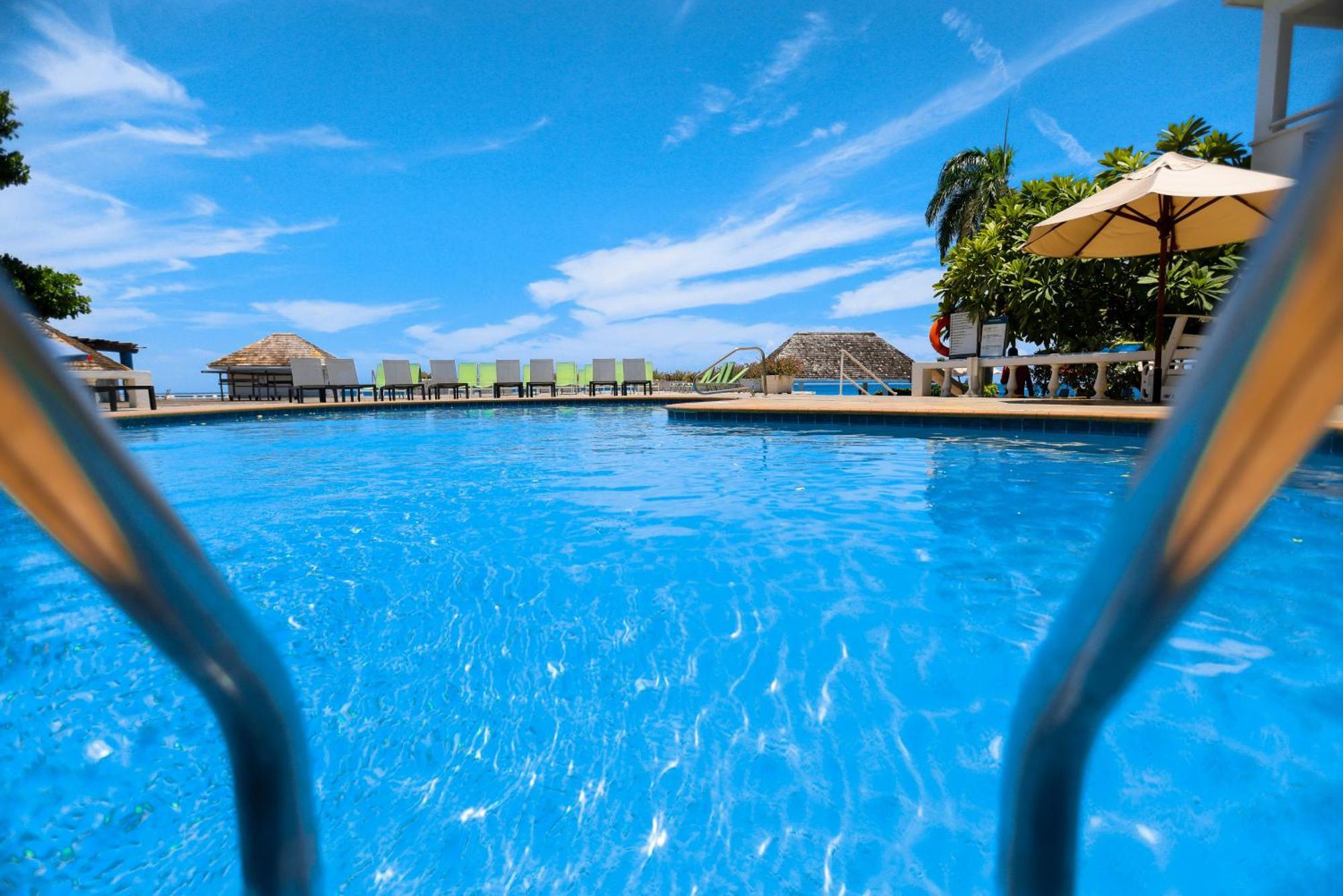 Grand Decameron Montego Beach, A Trademark All-Inclusive Resort Montego Bay Esterno foto