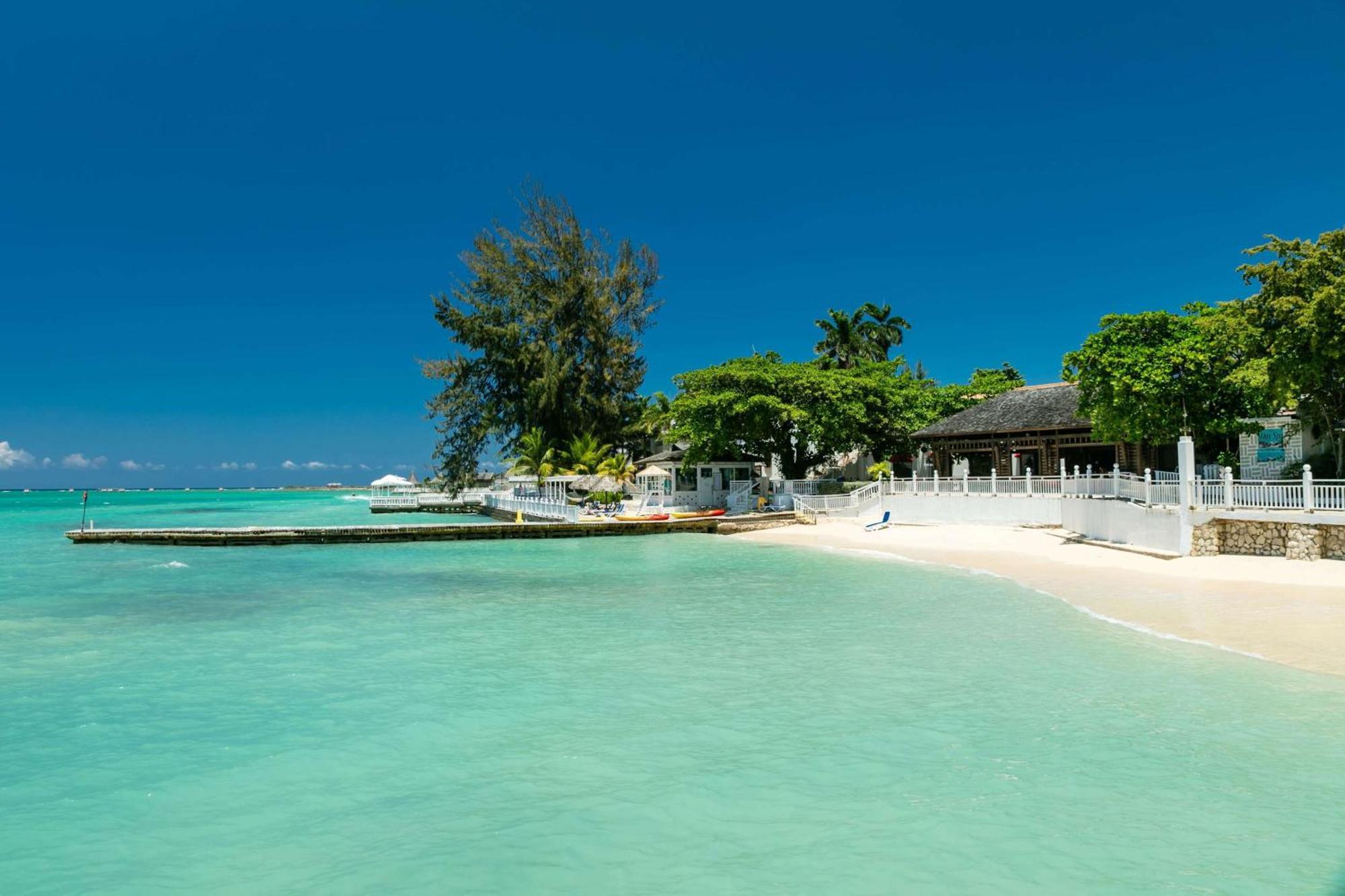 Grand Decameron Montego Beach, A Trademark All-Inclusive Resort Montego Bay Esterno foto
