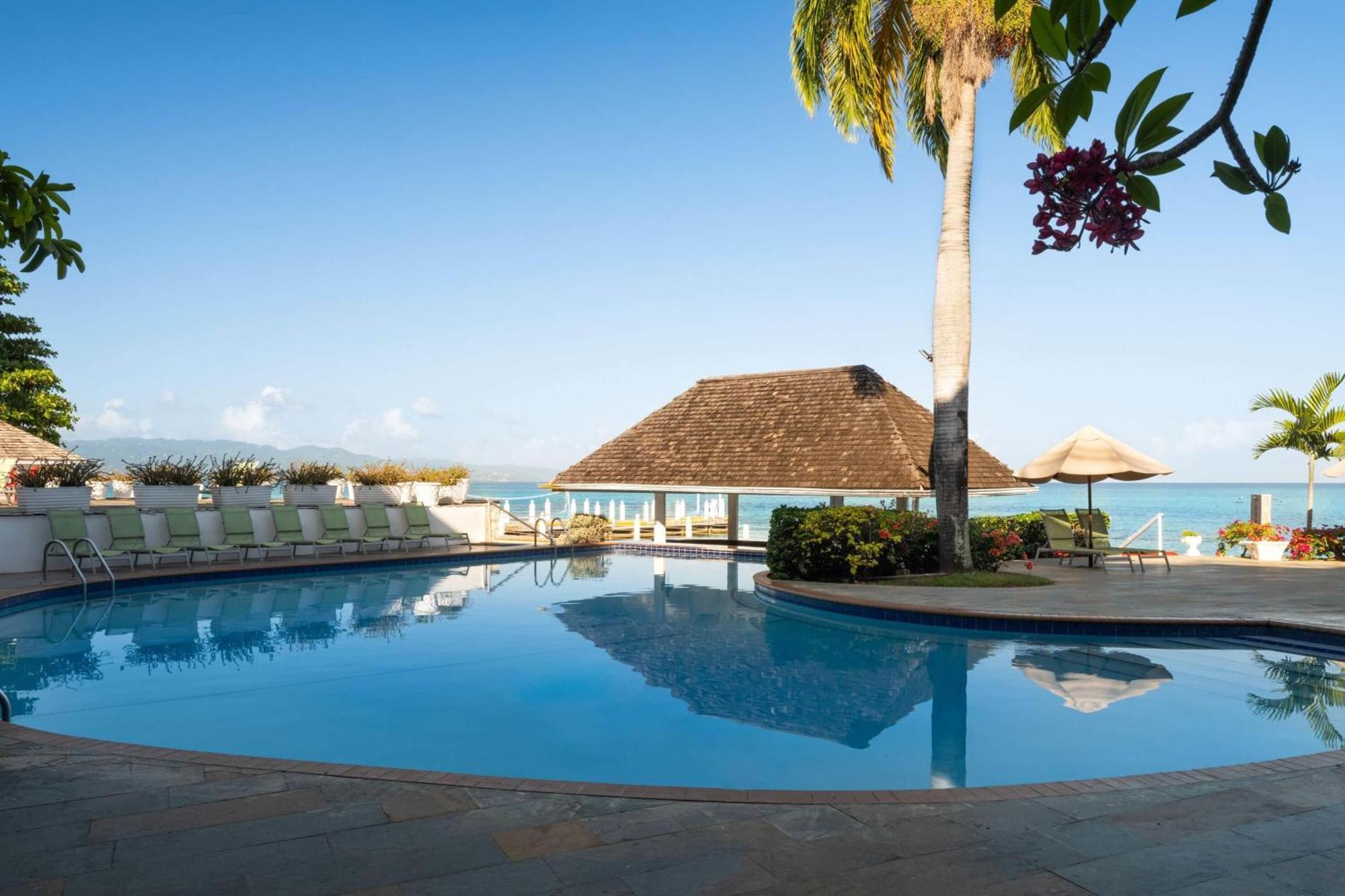 Grand Decameron Montego Beach, A Trademark All-Inclusive Resort Montego Bay Esterno foto