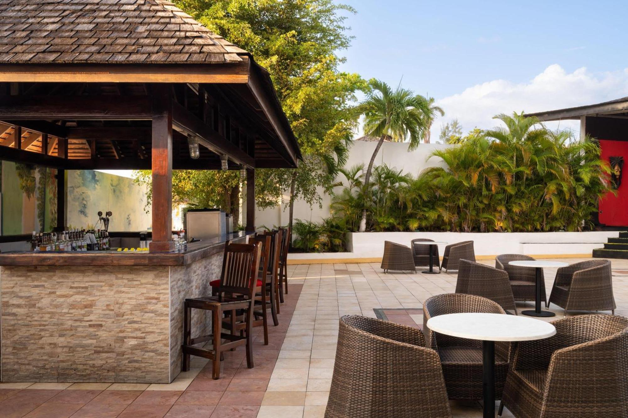 Grand Decameron Montego Beach, A Trademark All-Inclusive Resort Montego Bay Esterno foto